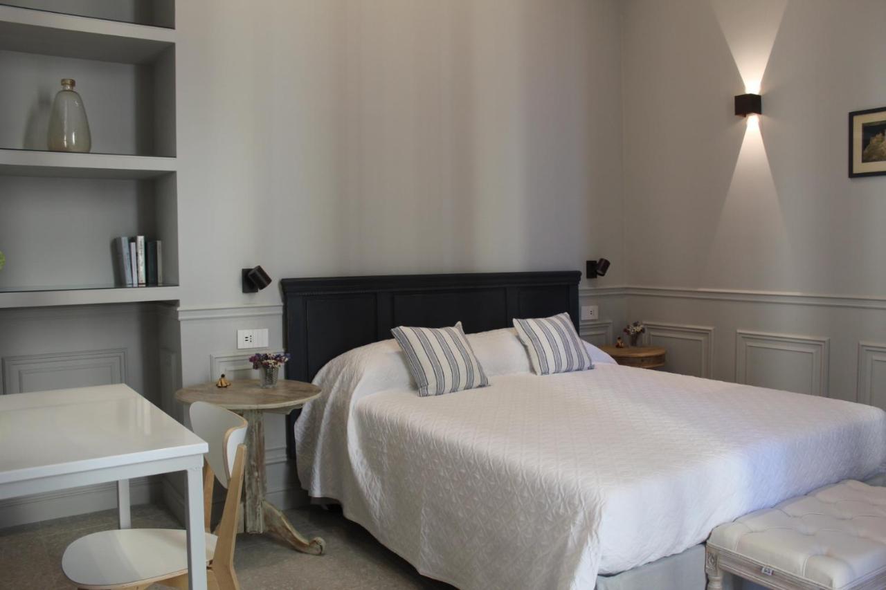Maccus Suite Неаполь Экстерьер фото